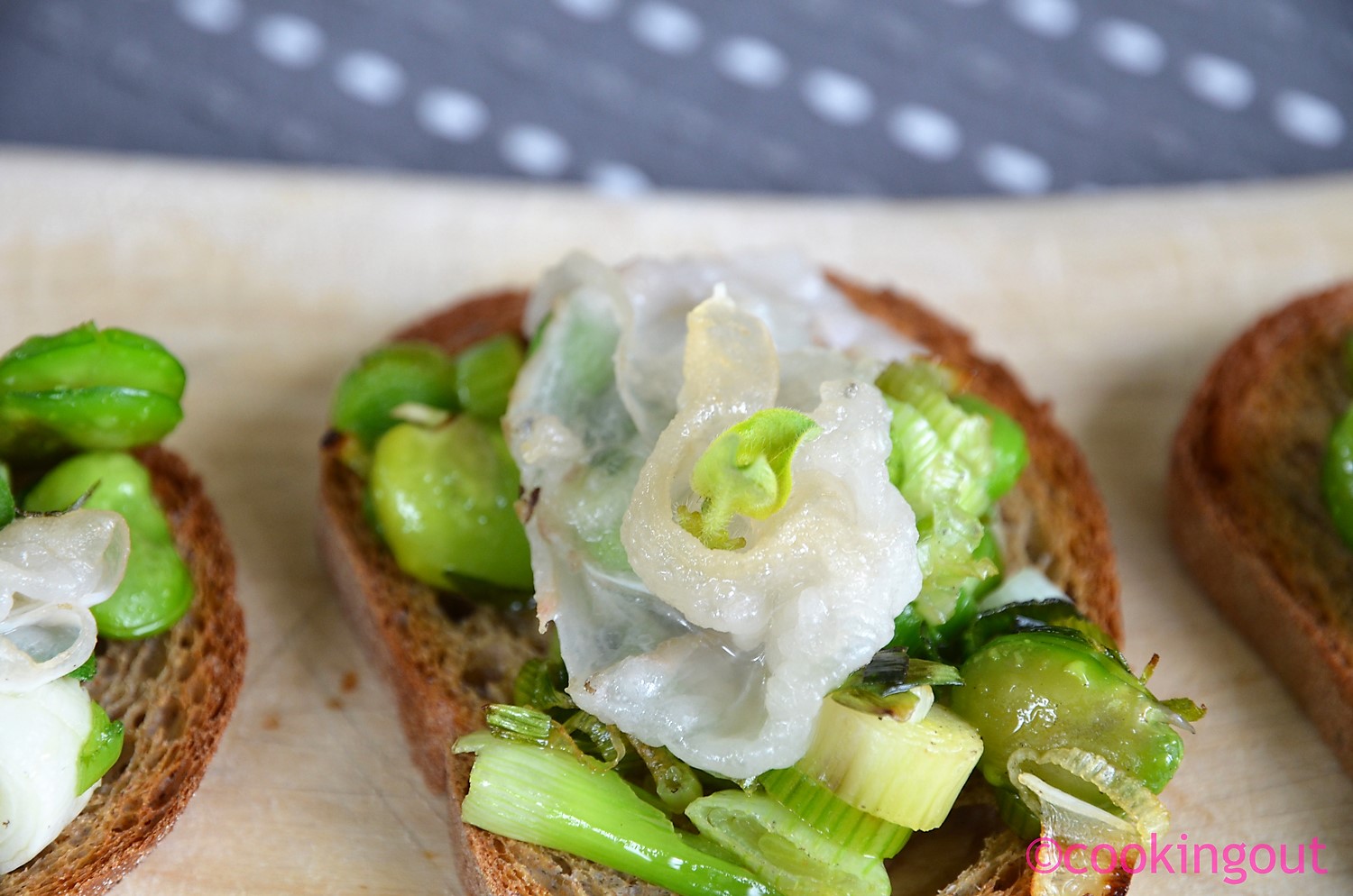 Éplucher les fèves et cuisson des fèves - Recette des fèves cuites à  l'anglaise (dans l'eau bouillante salée) - Recette par Chef Simon