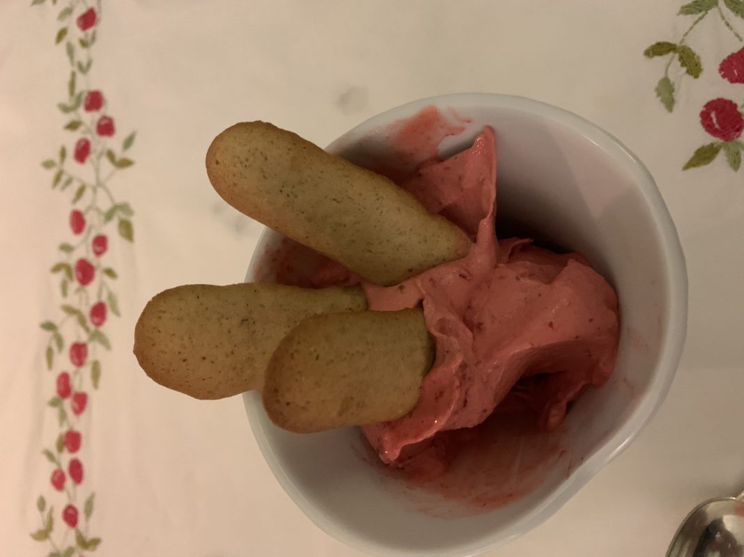 Langues De Chat Pour Accompagner Un Sorbet Aux Fruits Cookingout